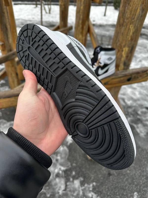 Nike Air Jordan 1 Mid "White/Black/Light Smoke Grey"