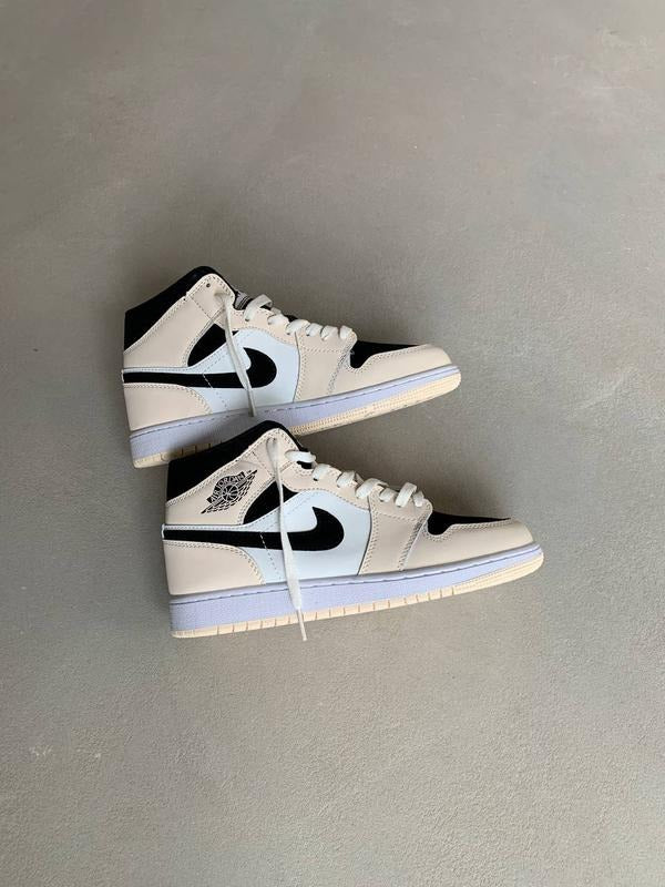 Nike Air Jordan 1 Mid “Sand/Black/White”