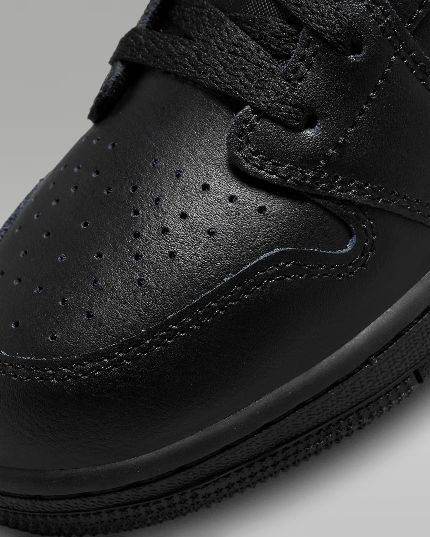 Nike Air Jordan 1 Low "Triple Black"