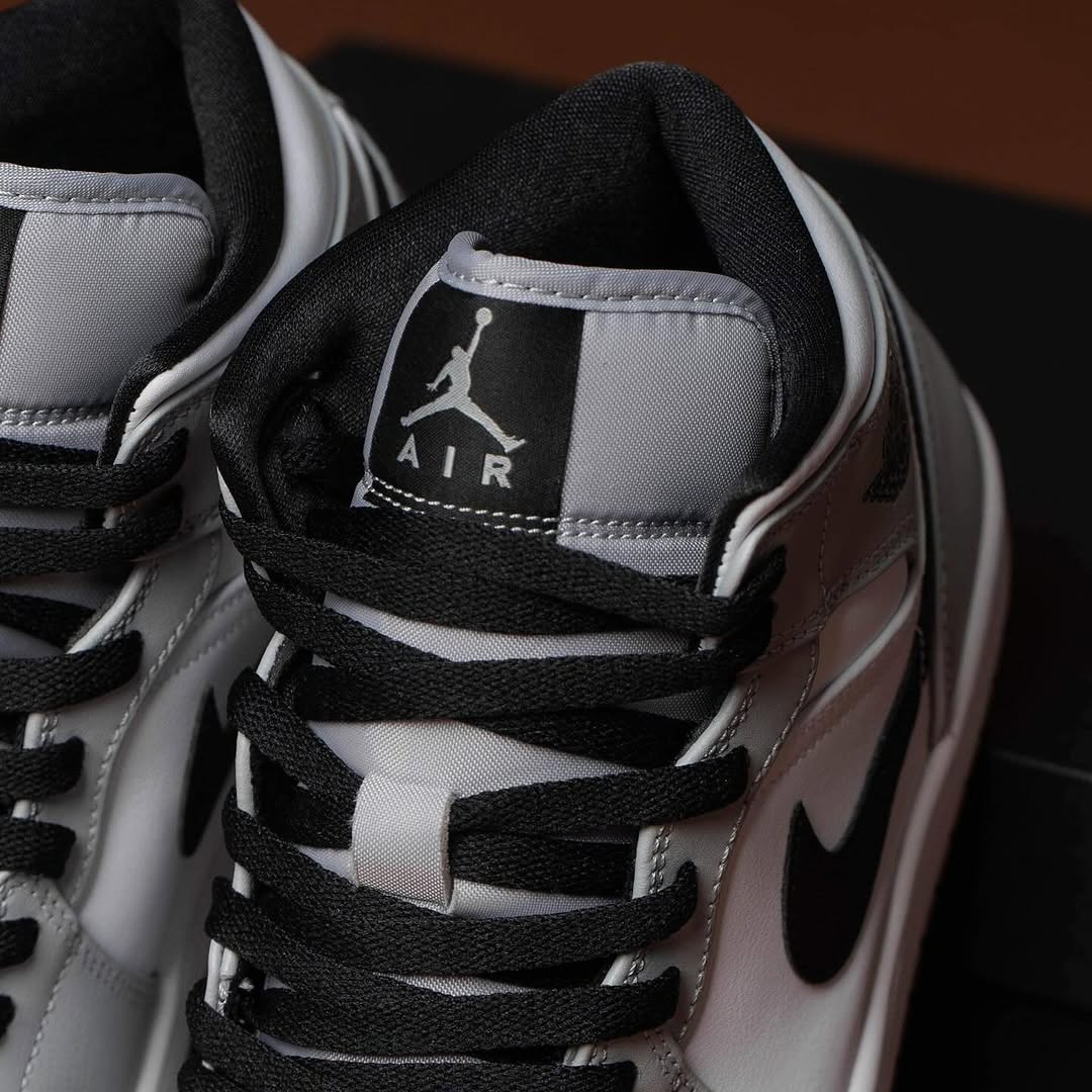 Nike Air Jordan 1 Mid "Smoke Grey/Black"