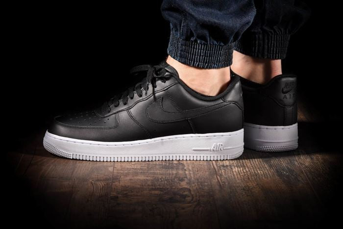 Nike Air Force 1 Low "Blackout Classic