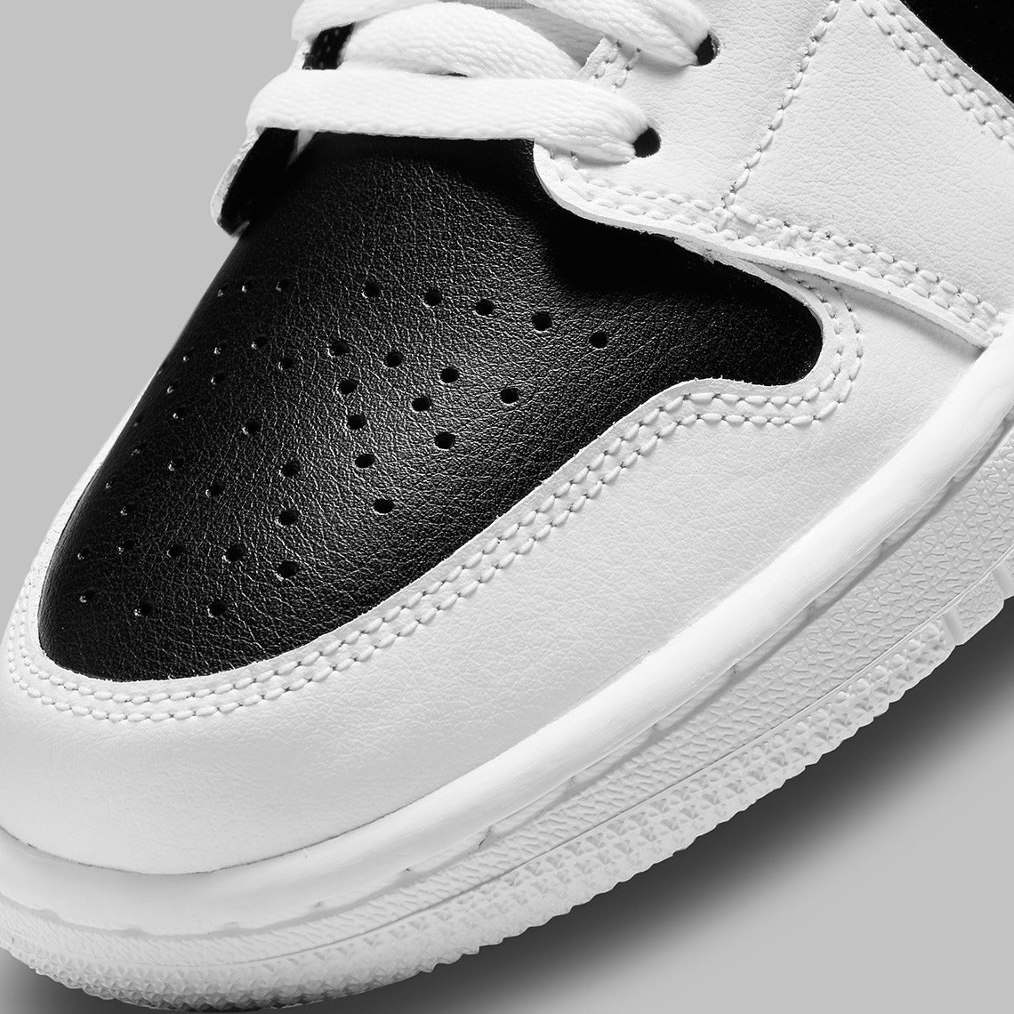 Nike Air Jordan 1 Low "Panda Black/White"