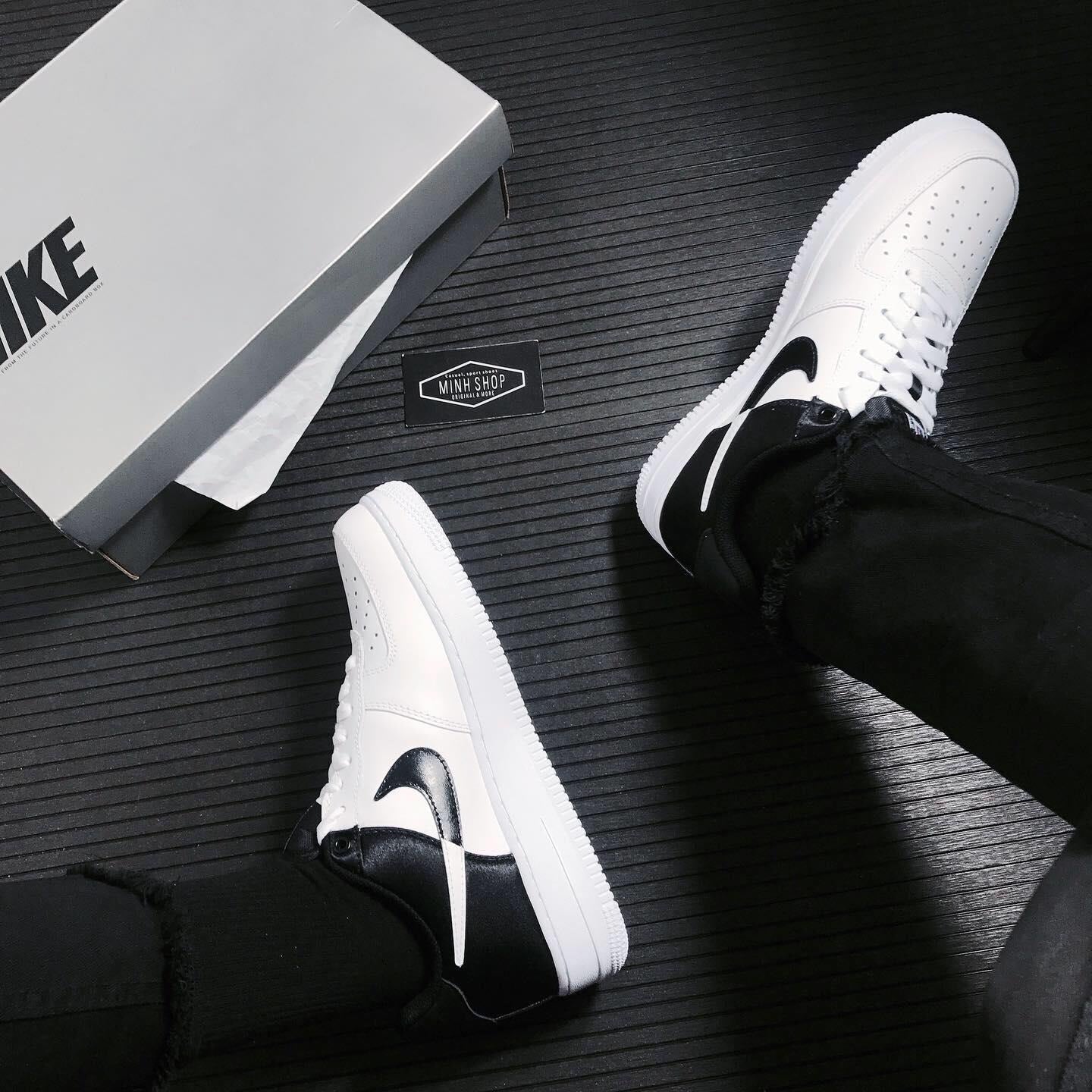 Nike Air Force 1 '07 "Black Heel Split Swoosh"