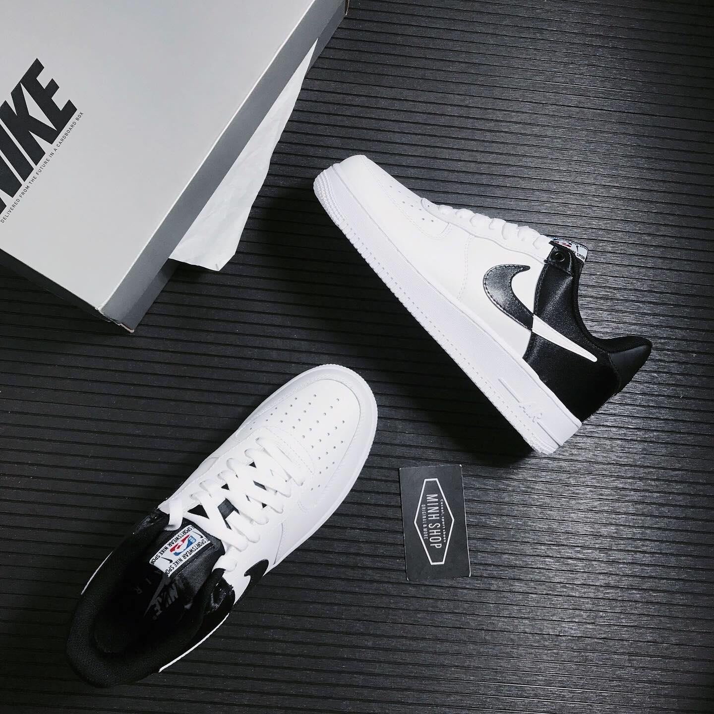 Nike Air Force 1 '07 "Black Heel Split Swoosh"