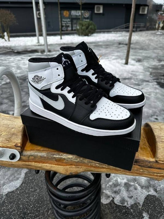 Nike Air Jordan 1 Mid "White/Black/Light Smoke Grey"