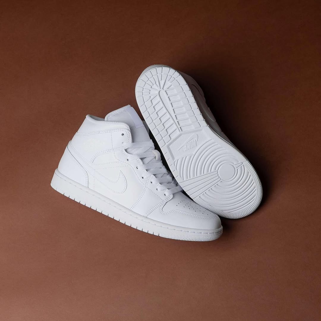 Nike Air Jordan 1 Mid "Triple White"