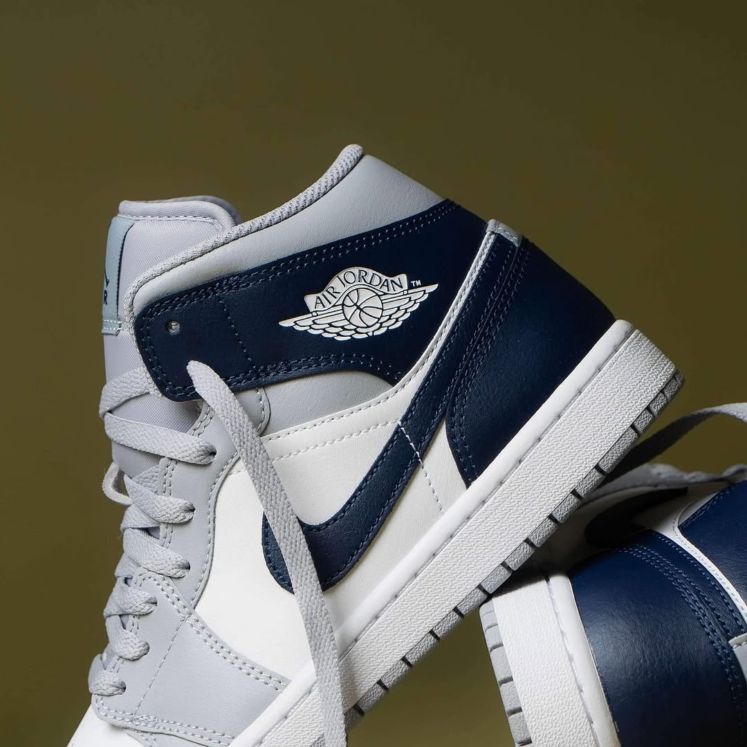 Nike Air Jordan 1 Mid "White/Stealth Grey/Navy"