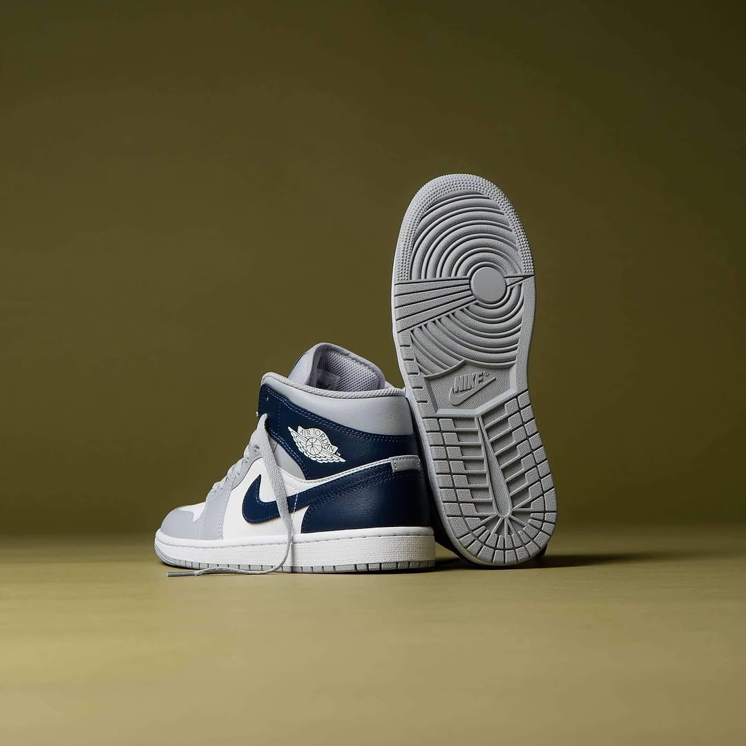 Nike Air Jordan 1 Mid "White/Stealth Grey/Navy"