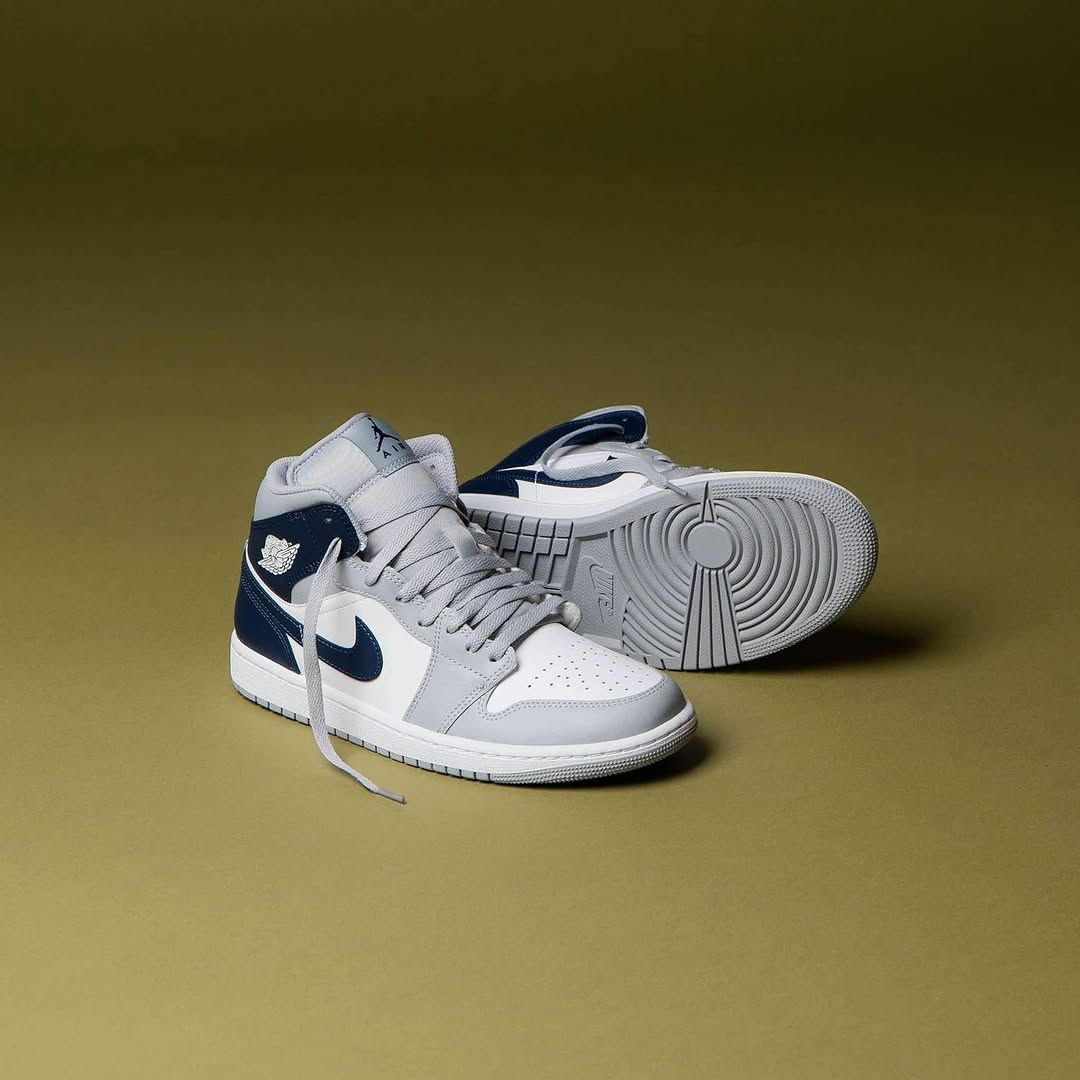 Nike Air Jordan 1 Mid "White/Stealth Grey/Navy"