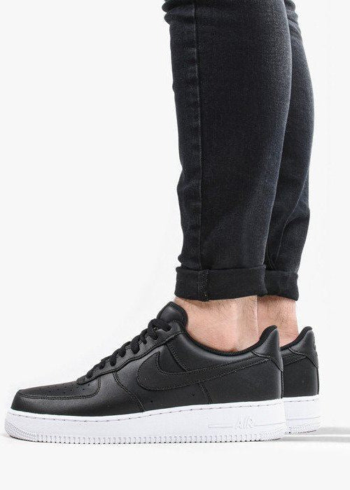 Nike Air Force 1 Low "Blackout Classic