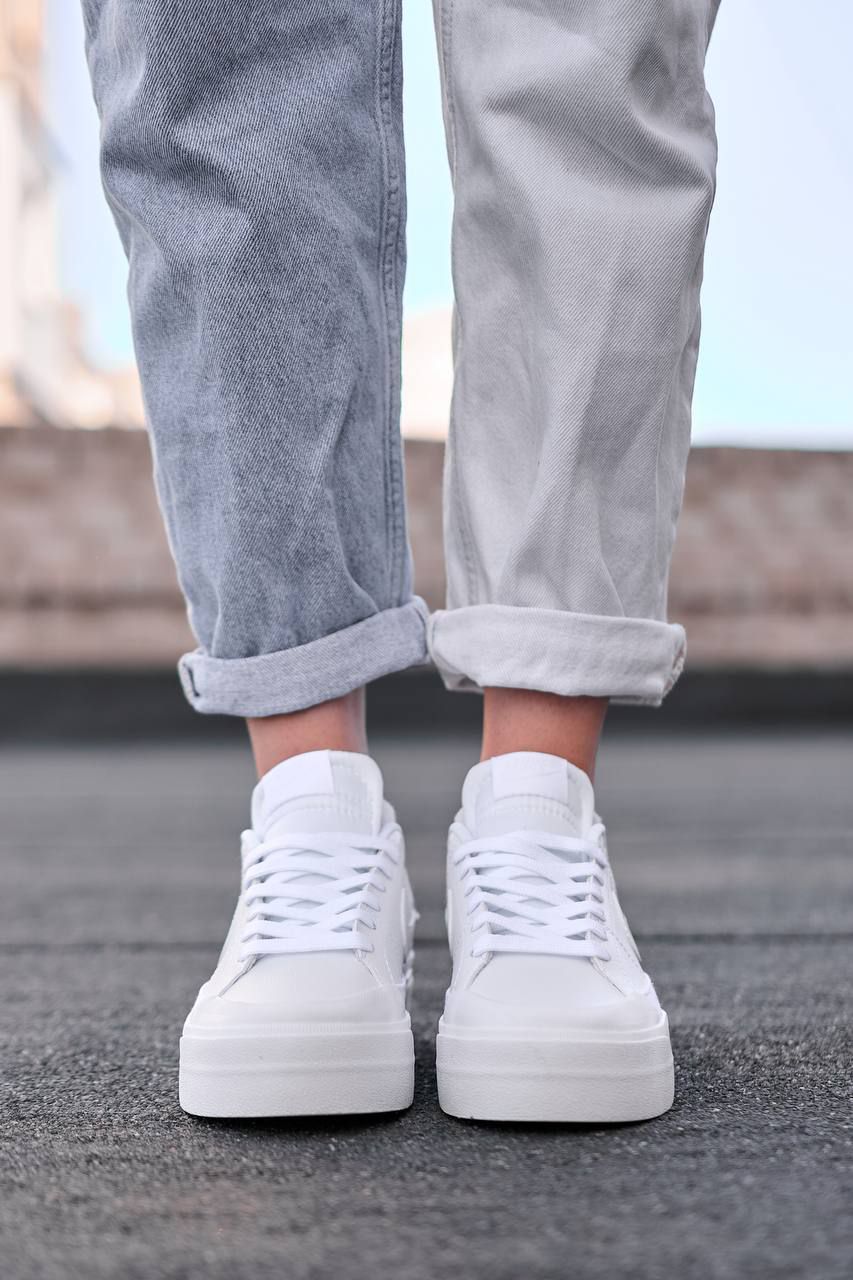 Nike Court Legacy Lift “Triple White”